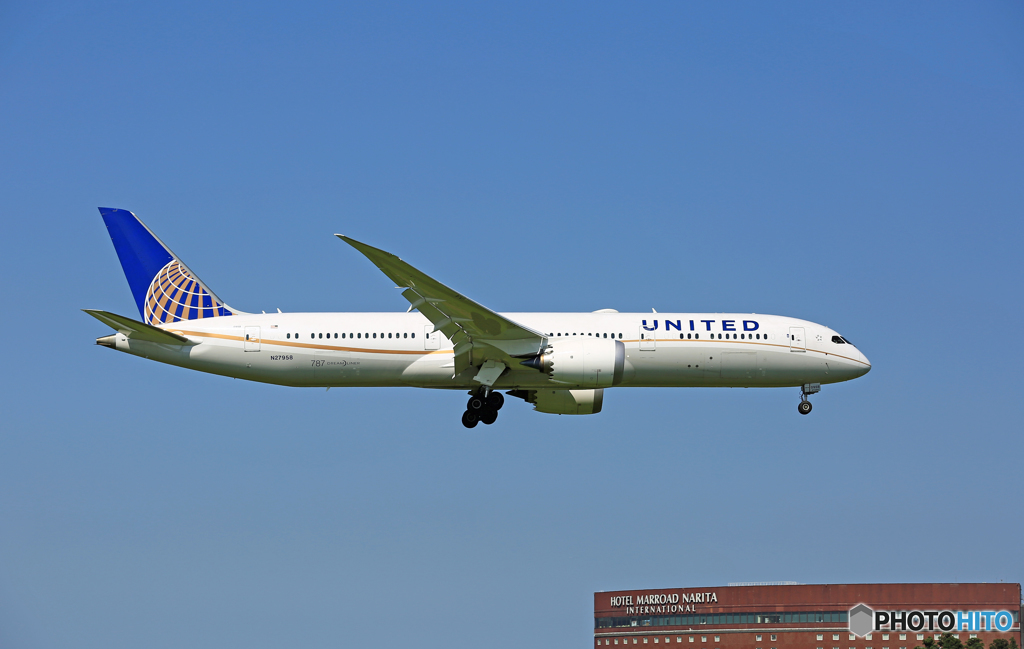 United 787-9 N27958 到着 