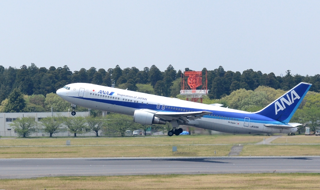 飛び立ち（70） ANA 767-300