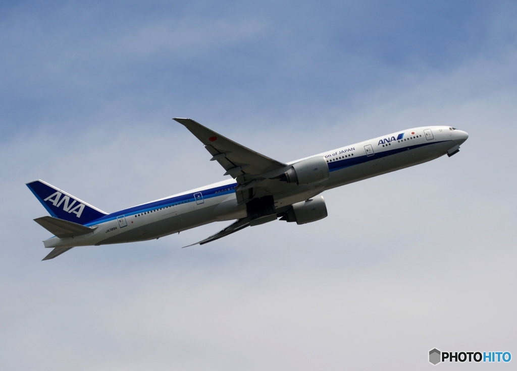 飛行　ANA 777-300