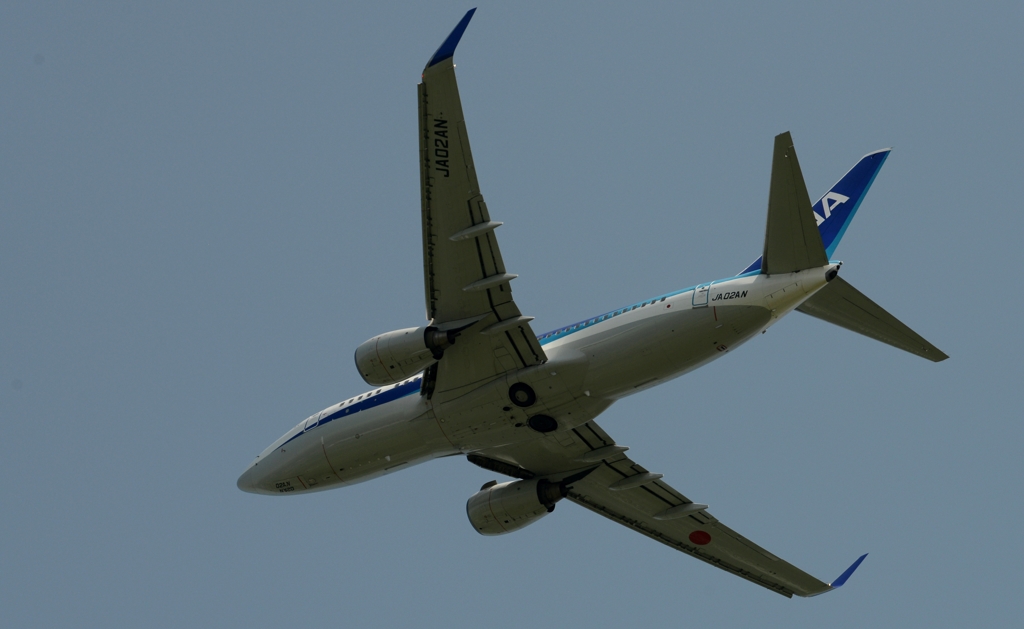 離陸（68）ANA 737-700 