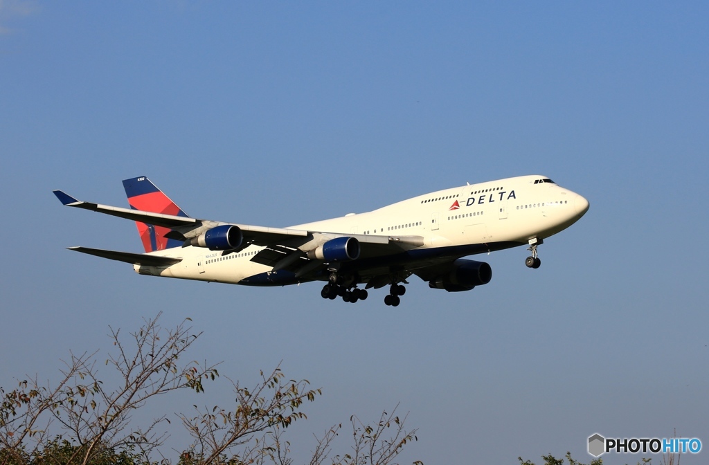 DELTA 747-400 到着　