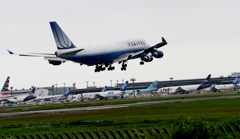 着陸（22-2）United Airlines 747-422 [b]