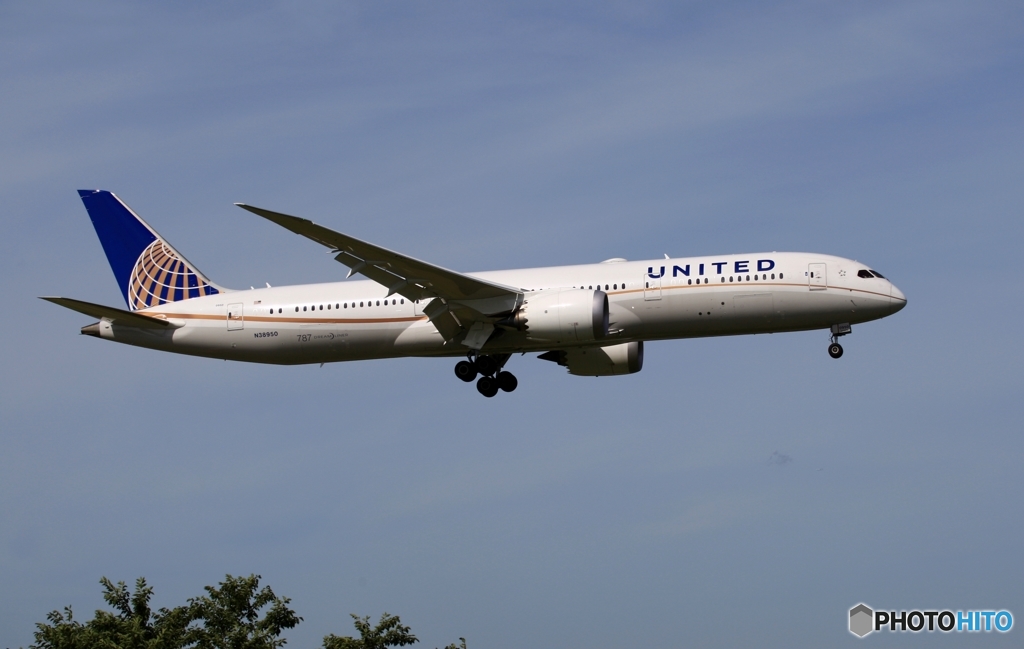 到着　UNITED 787-9