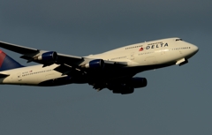 離陸（189） DELTA 747-400