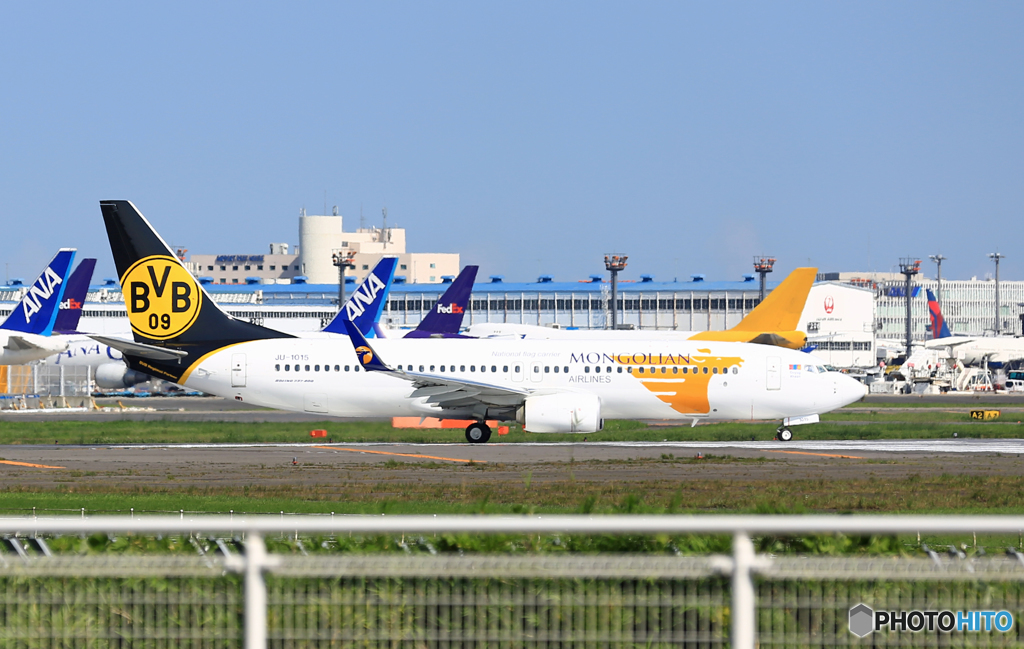 離陸Mogolian 737-8SH JU-1015新塗装