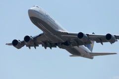 離陸 Lufthansa 747-8i 