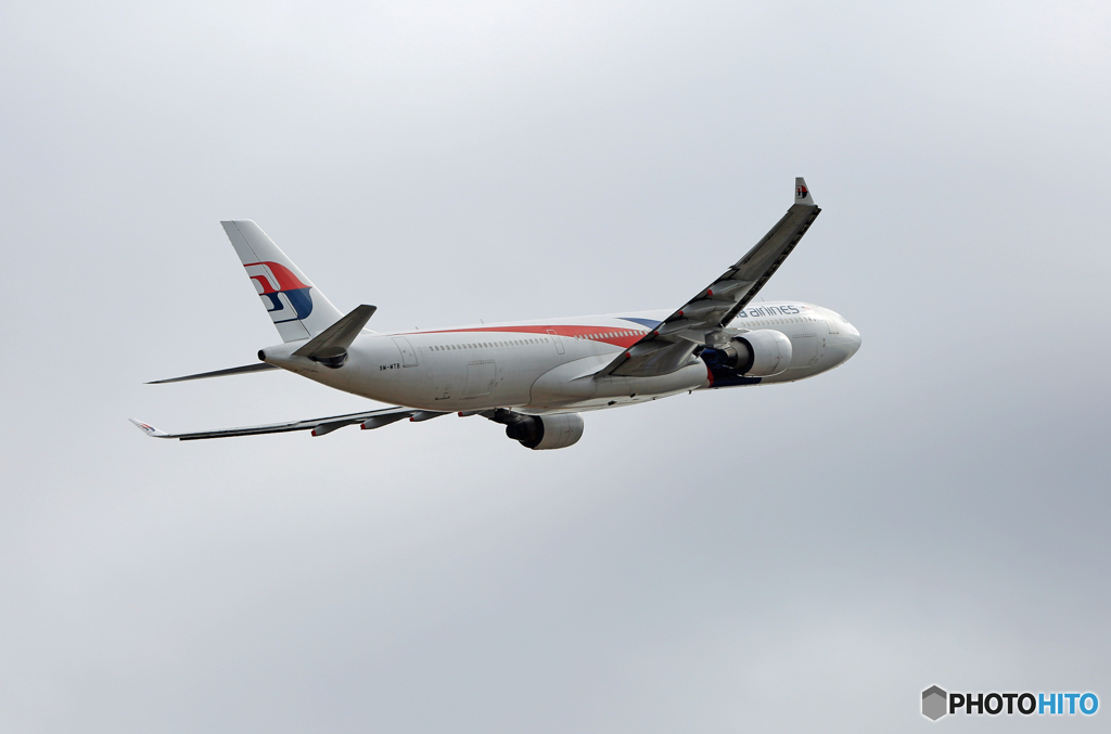 離陸  Malaysia A330-323 9M-MTB