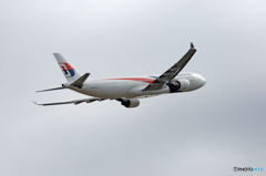離陸  Malaysia A330-323 9M-MTB