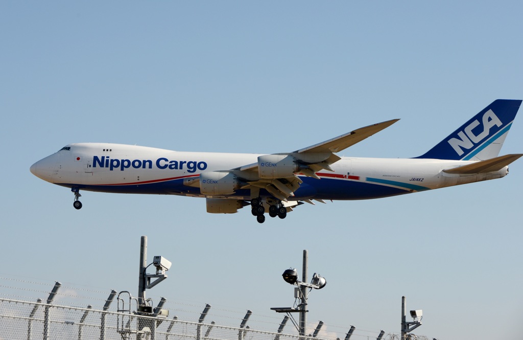 NCA 747-8F 到着