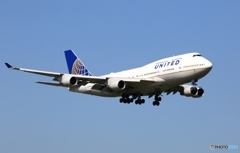 到着　UNITED 747-400 