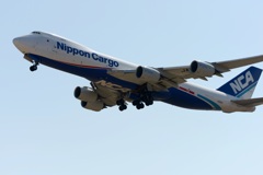 NCA 747-8KZF 離陸