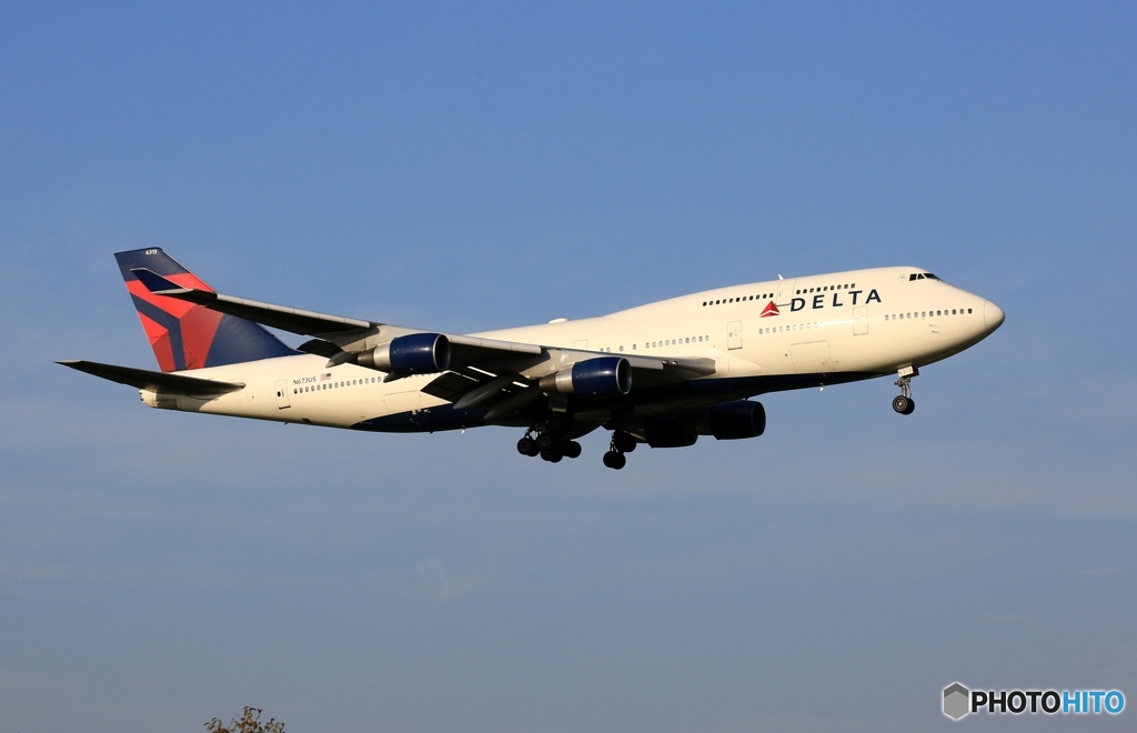 到着　DELTA 747-400 ジャンボ機