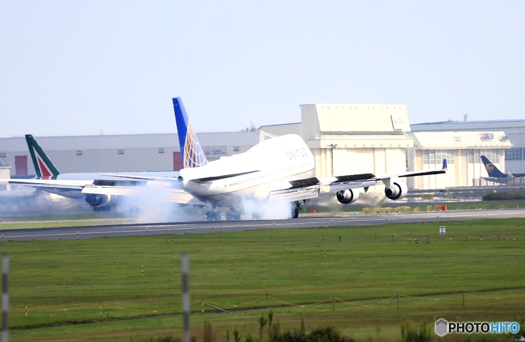 UNITED 747-400 着陸　