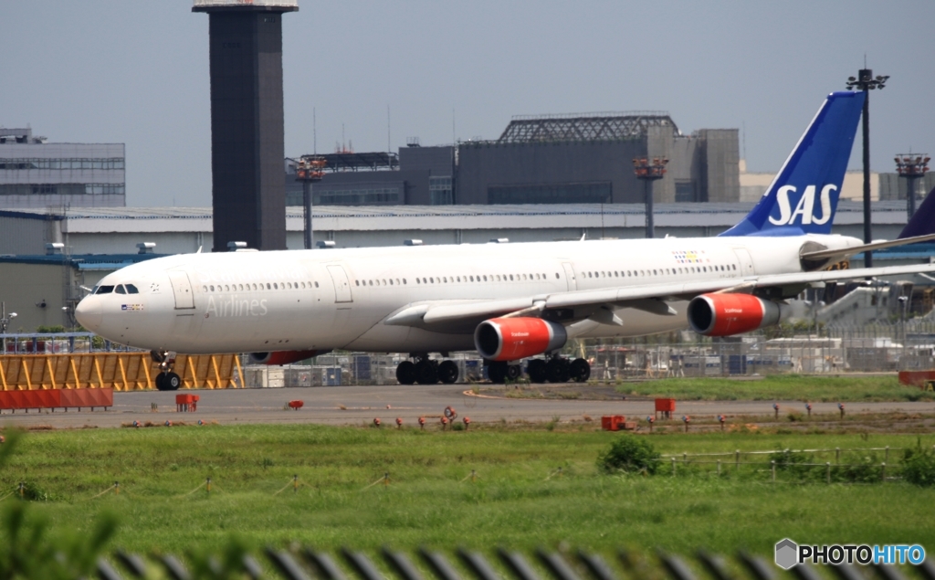 出発　SAS A340-313