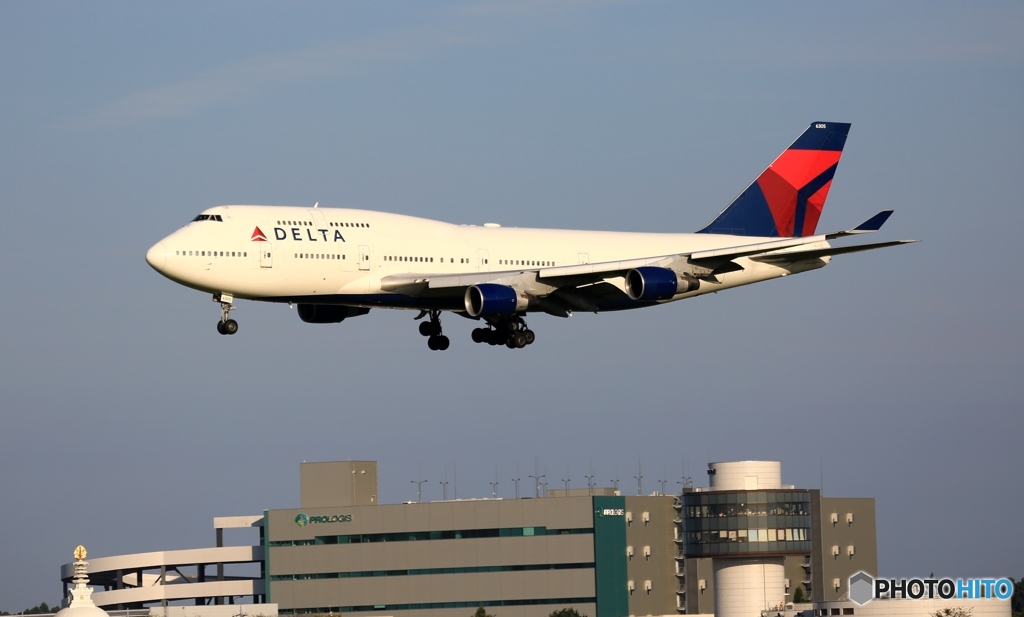 到着  DELTA 747-400 N665US 