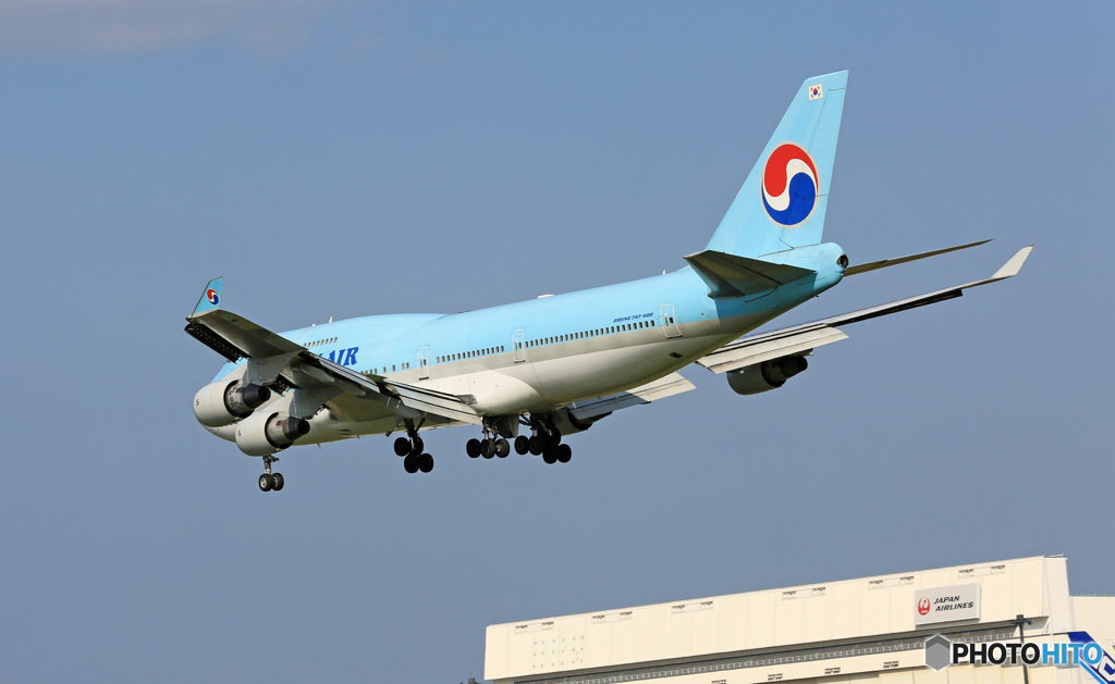 到着 KOREAN 747-400 HL7460