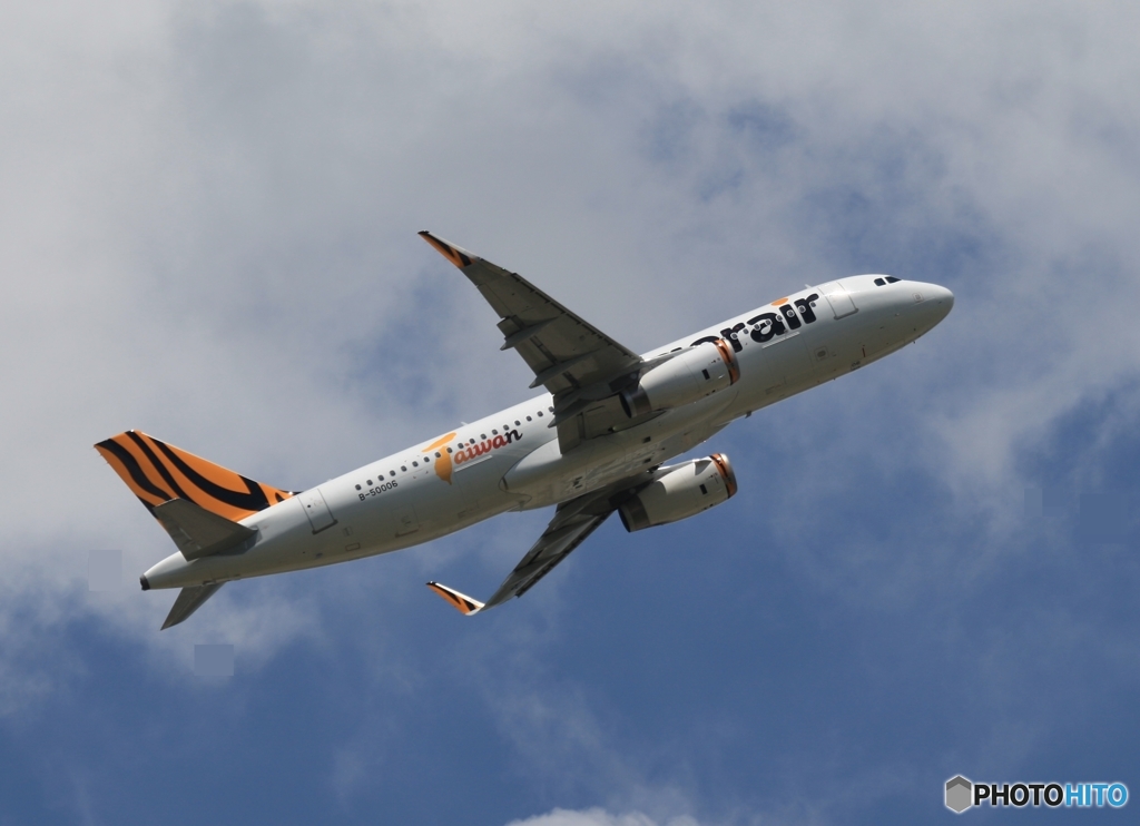 雲付き　tigerair A320　飛び立ち　