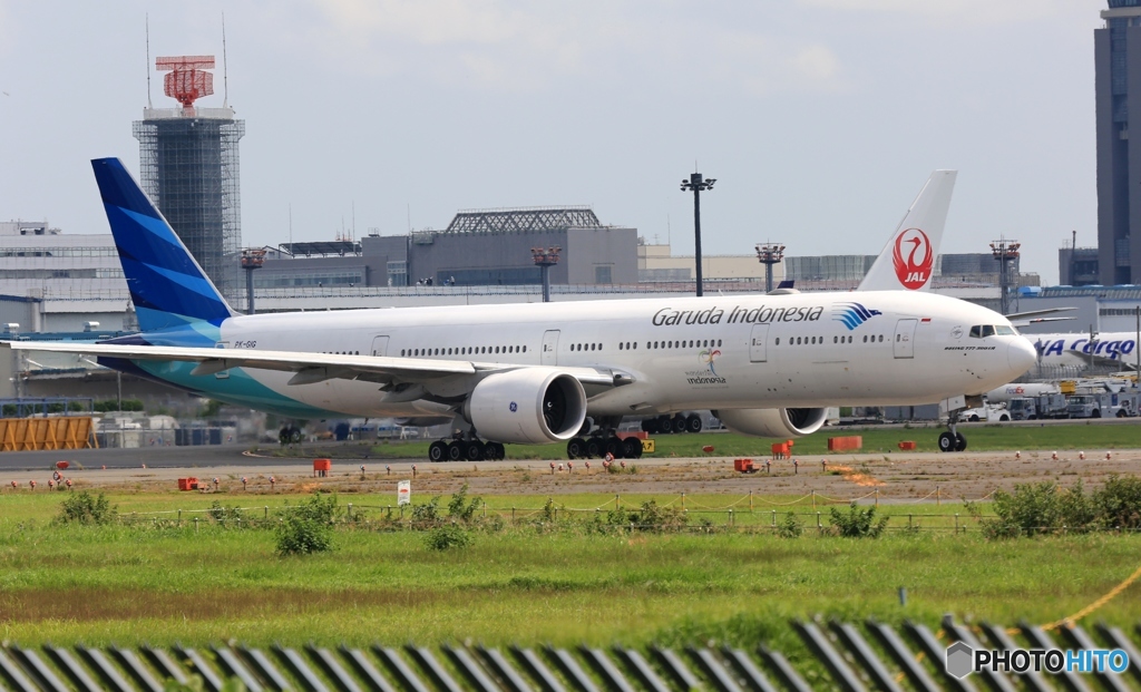 Garuda 777-3U3 出発　