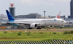 Garuda 777-3U3 出発　