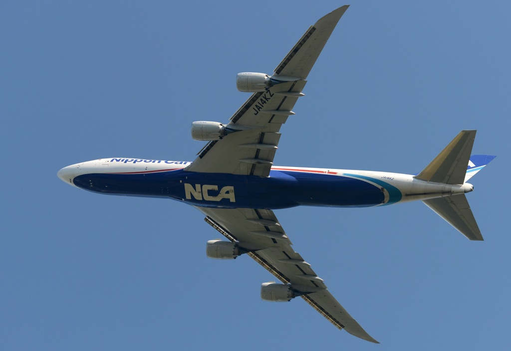 離陸(317) 貨物機でもジャンボが良いですね(747-8)