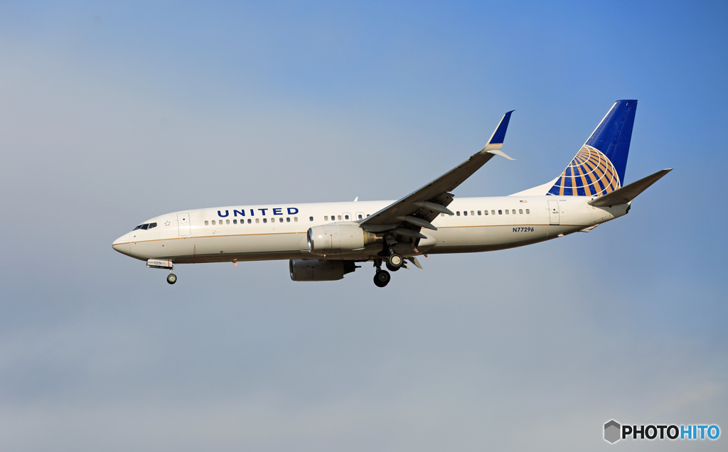 Landing☀  United 737-800 ｼﾐﾀｰ N77296