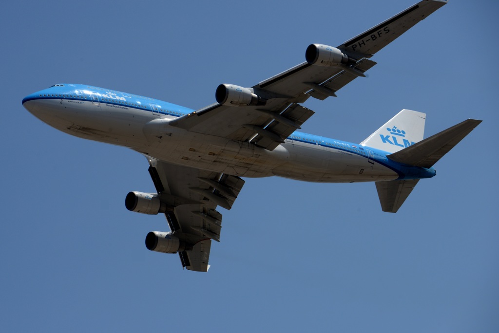 出発 KLM 747-406 