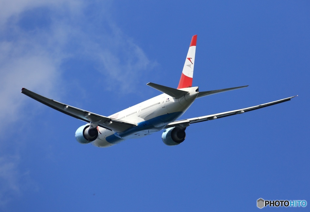 離陸 Austrian 777-200ER OE-LPE 