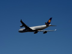 Lufthansa A340-313 離陸