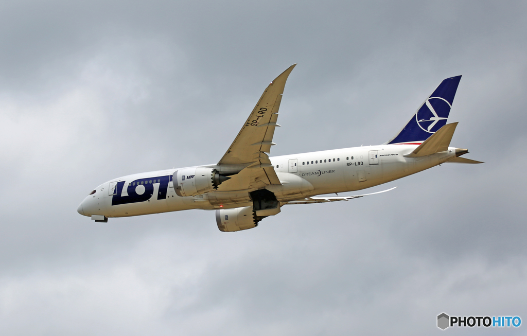 離陸 LOT 787-8 SP-LRD