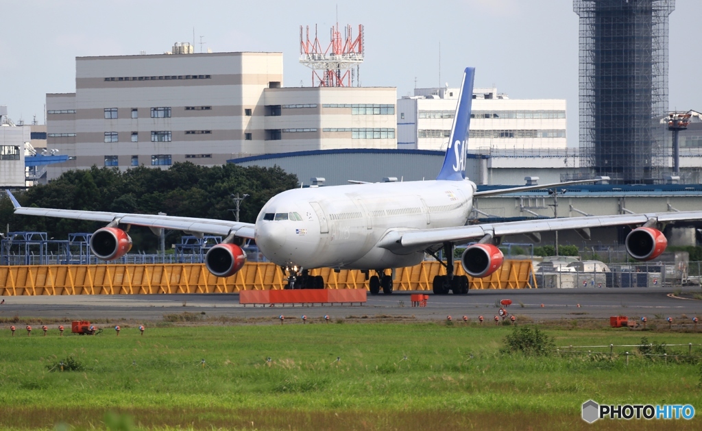 SAS A340-313  出発　