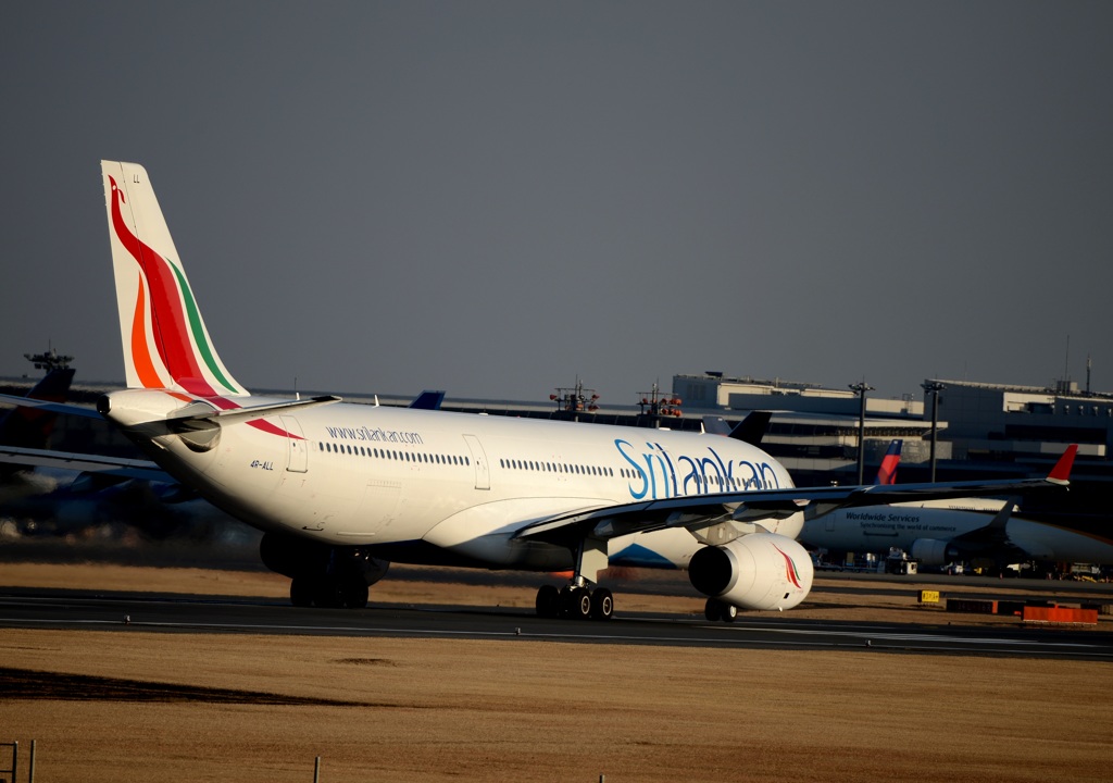 SriLankan A330-343 出発