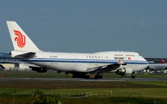 離陸（405）Air China 747-400 