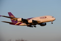 着陸 THAI A380-841