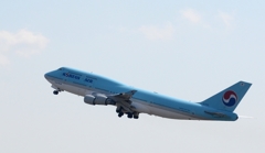 飛び立ち（109）KOREAN 747-400　