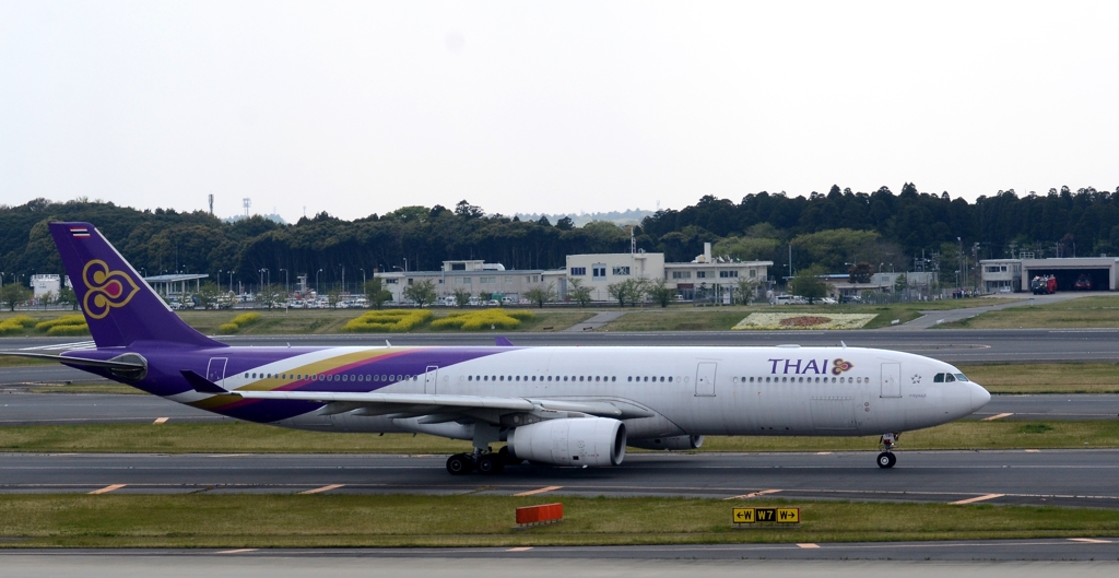 出発（88）THAI A330-300　　