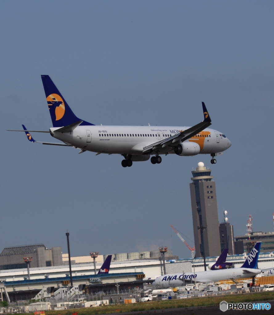 Mongolian 737-800 着陸　