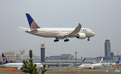 到着 United 787-8 N29907 