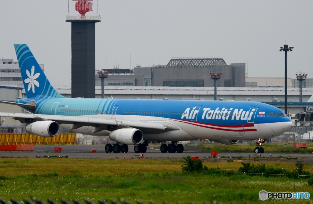 Air Tahiti Nui A340-313