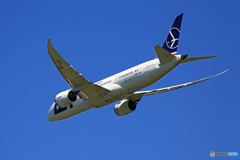 離陸 LOTポーランド 787-8 SP-LRC「青空」