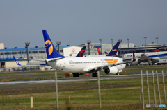 MONGOLIAN 737-800 JU-1015 離陸