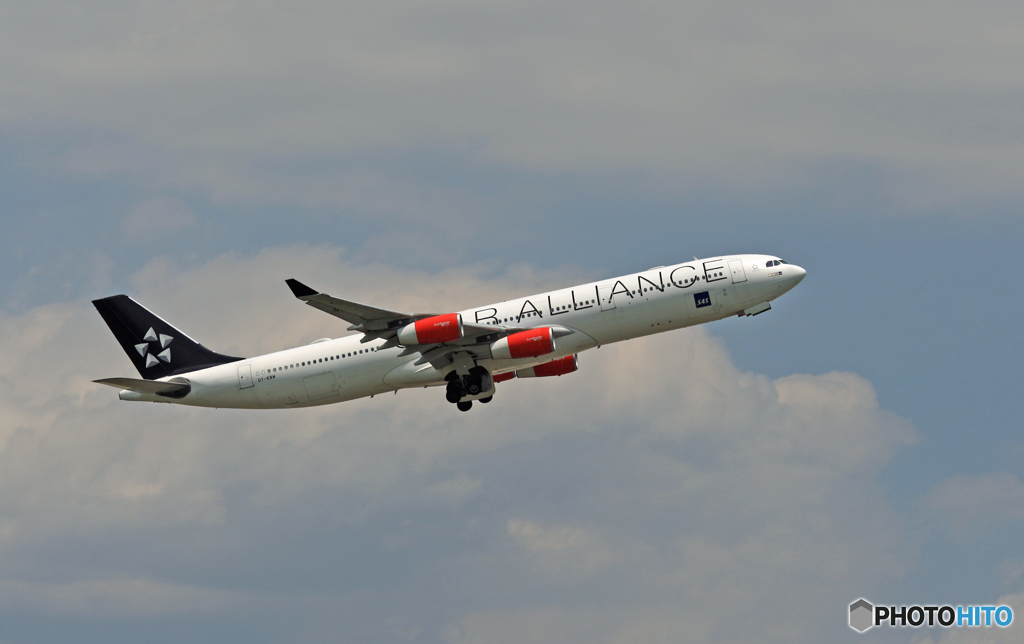 出発 SAS STAR A340-313 OY-KBM