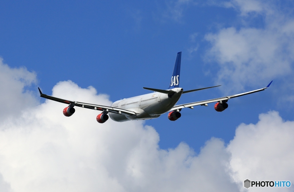 出発　SAS A340-313