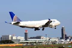 到着　UNITED 747-400