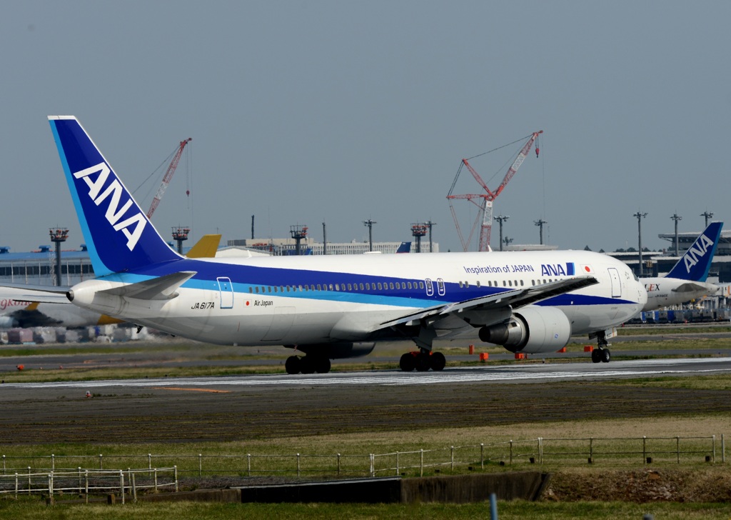 出発　ANA 767-300 