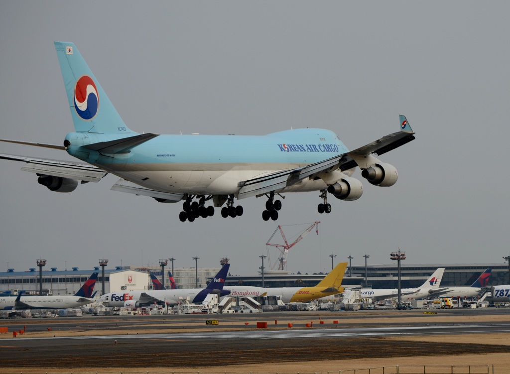 着陸 KOREAN C 747-400F