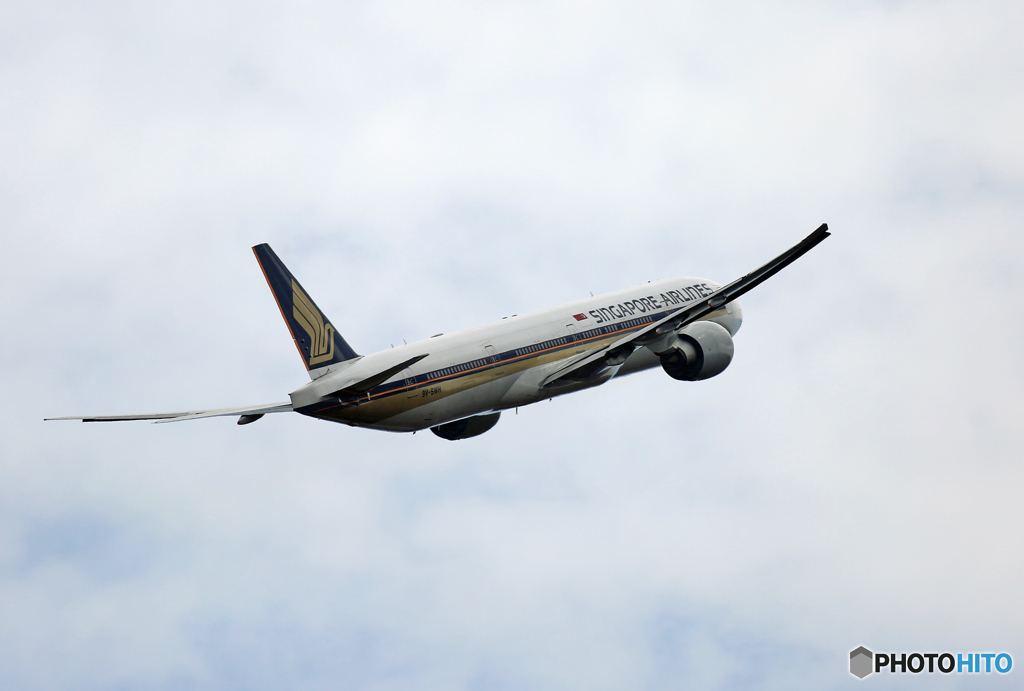 「すかい」 Singapore 777-312 9V-SWH離陸