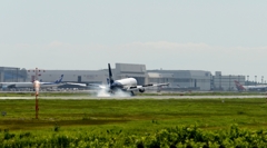 着陸（6-3）Asian Air 767-2J6ER[c]