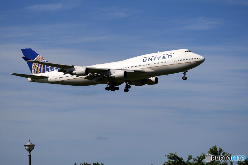 UNITED 747-400 到着