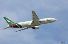Takeoff Alitalia 777-243 EI-DBK