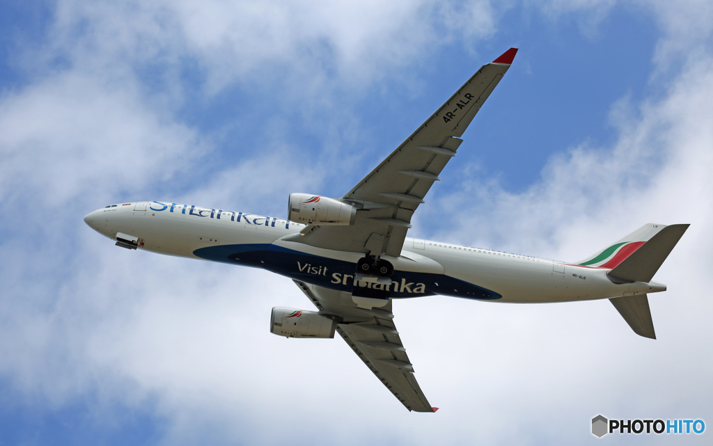離陸 Srilankan A330-343 4R-ALR